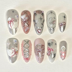 Swan Press On Nails: Handmade Nail Art Set