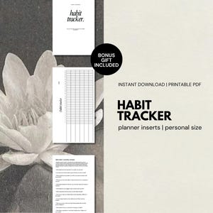 Puede incluir: Un conjunto de insertos para planificador de seguimiento de hábitos imprimibles en tamaño personal con un fondo de flor de loto en blanco y negro. Los documentos incluyen una portada, una hoja de seguimiento y una página de HABIT TRACKER.