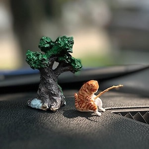 Niedliches Kätzchen Angeln Figur Auto-Armaturenbrett-Dekor, stehende Auto-Anhänger-Verzierung, Auto-Innendekoration