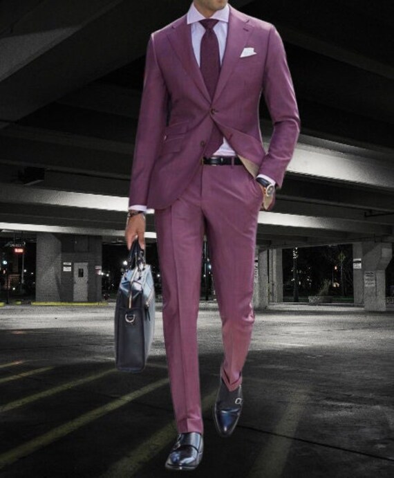 Traje morado oscuro hotsell