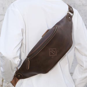 Sac bandoulière en cuir personnalisé pour papa, sac banane en cuir gravé personnalisé, sac bandoulière pour homme, cadeau fête des pères pour lui, mari, grand-père