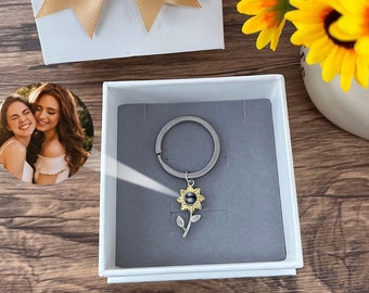 Personalisierter Schlüsselbund mit Foto im Inneren, benutzerdefinierte Sonnenblumenprojektion für Mama, verstecktes Fotogeschenk, Geschenk für Freundin, Geschenk für Mama