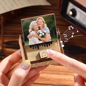 Custom Photo Wooden Music Box, Personalized Picture & Music Keepsake Box, Wedding Memorial Gift, Anniversary Gift for Couples,Christmas Gift