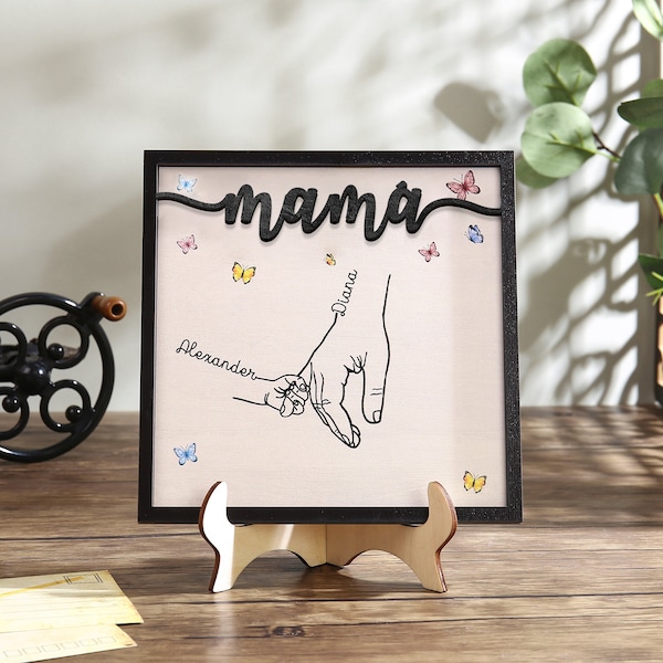 Gepersonaliseerde moeder en kind hand in hand houten plaquette, aangepaste kindernaam plaquette, houten bordframe met standaard, moederdagcadeau, cadeaus voor oma