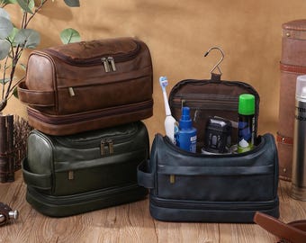 Personalized Men's Toiletry Bag, Groomsmen Leather Toiletry Bag, Monogrammed Dopp Kit, Leather Accessory, Anniversary Gift for Him