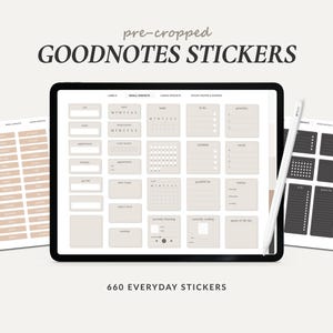 Könnte beinhalten: Eine digitale Planer-Anzeige mit dem Text "pre-cropped GOODNOTES STICKERS" und "660 EVERYDAY STICKERS". Das Bild zeigt ein Tablet mit verschiedenen digitalen Stickern, einem Stift und zwei Stickerbögen.