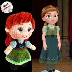 Op de afbeelding: Een gehaakte pop van een personage met rood haar, gekleed in een groene en zwarte jurk. De pop heeft grote blauwe ogen en een glimlachende uitdrukking. Naast de pop staat een digitale afbeelding van hetzelfde personage. Het logo "April Crochet".