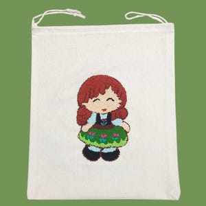 Anna Crochet Doll: Velvet Amigurumi Princess Toy 22 CM tall afbeelding 2