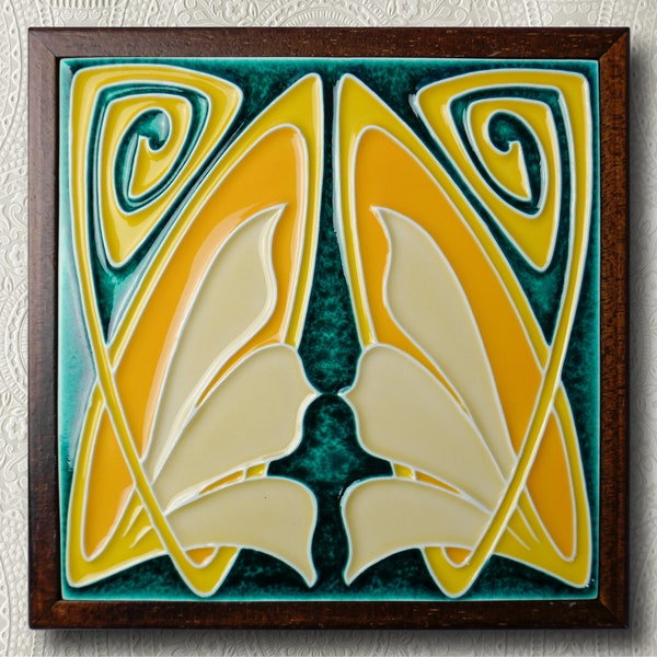 Art Nouveau, Luciano Ceramic Tileworks, « Papillon », (15 X 15 cm) (6" X 6") Fait à la main en Italie