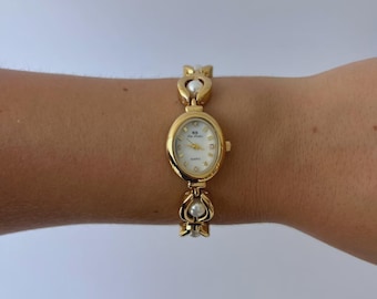 Reloj de perlas doradas para mujer, delicado reloj de pulsera con forma de corazón, reloj de pulsera con perlas de esfera pequeña, joyería femenina vintage, regalo romántico de cumpleaños para ella.