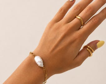 Pulsera de perlas chapada en oro, dije de perla barroca de agua dulce, cadena de clip hecha a mano, joyería delicada ajustable, regalo para ella.