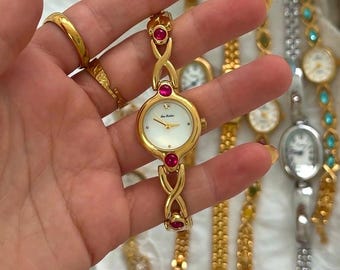 Reloj vintage de oro con gema rosa: Pulsera delicada, joyería de esfera pequeña