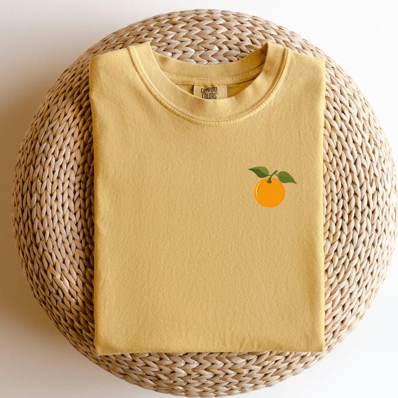 Broderad apelsinblomst-t-shirt: Minimalistisk fruktt-t-shirt, sommartopp Mustard