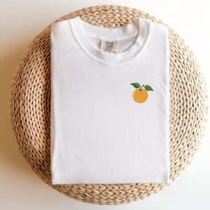 Broderad apelsinblomst-t-shirt: Minimalistisk fruktt-t-shirt, sommartopp Vit