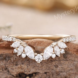 Unique Moissanite Curved Wedding Band Rose Gold Moissanite Ring Wedding Band Women Stackable Rings Art Deco Diamond Vintage Anniversary Gift