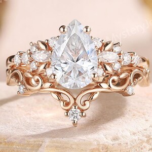 Vintage Pear Cut Moissanite Engagement Ring Set Rose Gold Bridal Set Leaf Floral Stacking Ring Set Moissanite Cluster Ring Anniversary Gifts