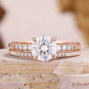 Vintage Moissanite Engagement Ring Set Rose Gold Stackable Rings 1CT Round Cut Moissanite Ring Floral Flower Ring Promise Rings for Women