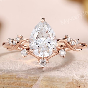 Vintage Moissanite Engagement Ring Rose Gold Diamond Cluster Ring Pear Moissanite Ring Unique Floral Ring Art Deco Promise Rings for Women