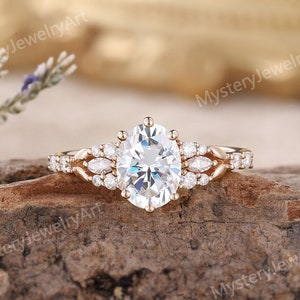 Unique Moissanite Engagement Ring Oval Moissanite Ring Solid Gold Ring Vintage Moissanite Ring Diamond Cluster Ring Promise Rings for Women