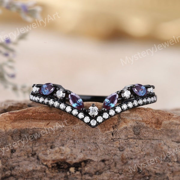 Unique Marquise Alexandrite Wedding Band Black Gold Round Shaped Moissanite Curved Wedding Ring Gothic Stacking Matching Ring Promise Rings