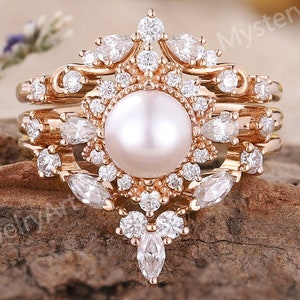 3pcs Pearl Engagement Ring Set Vintage Round Shaped Pearl Ring Rose Gold Ring Set Art Deco Moissanite Ring Stacking Ring Set Rings for Women