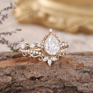 Art Deco Moissanite Engagement Ring Set Rose Gold Ring Floral Ring Pear Moissanite Ring Bridal Set Vintage Rings Anniversary Gifts for Her