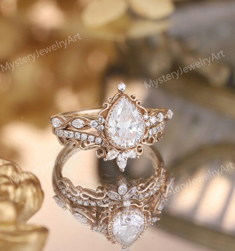 Art Deco Moissanite Engagement Ring Set Rose Gold Ring Floral Ring Pear Moissanite Ring Bridal Set Vintage Rings Anniversary Gifts for Her