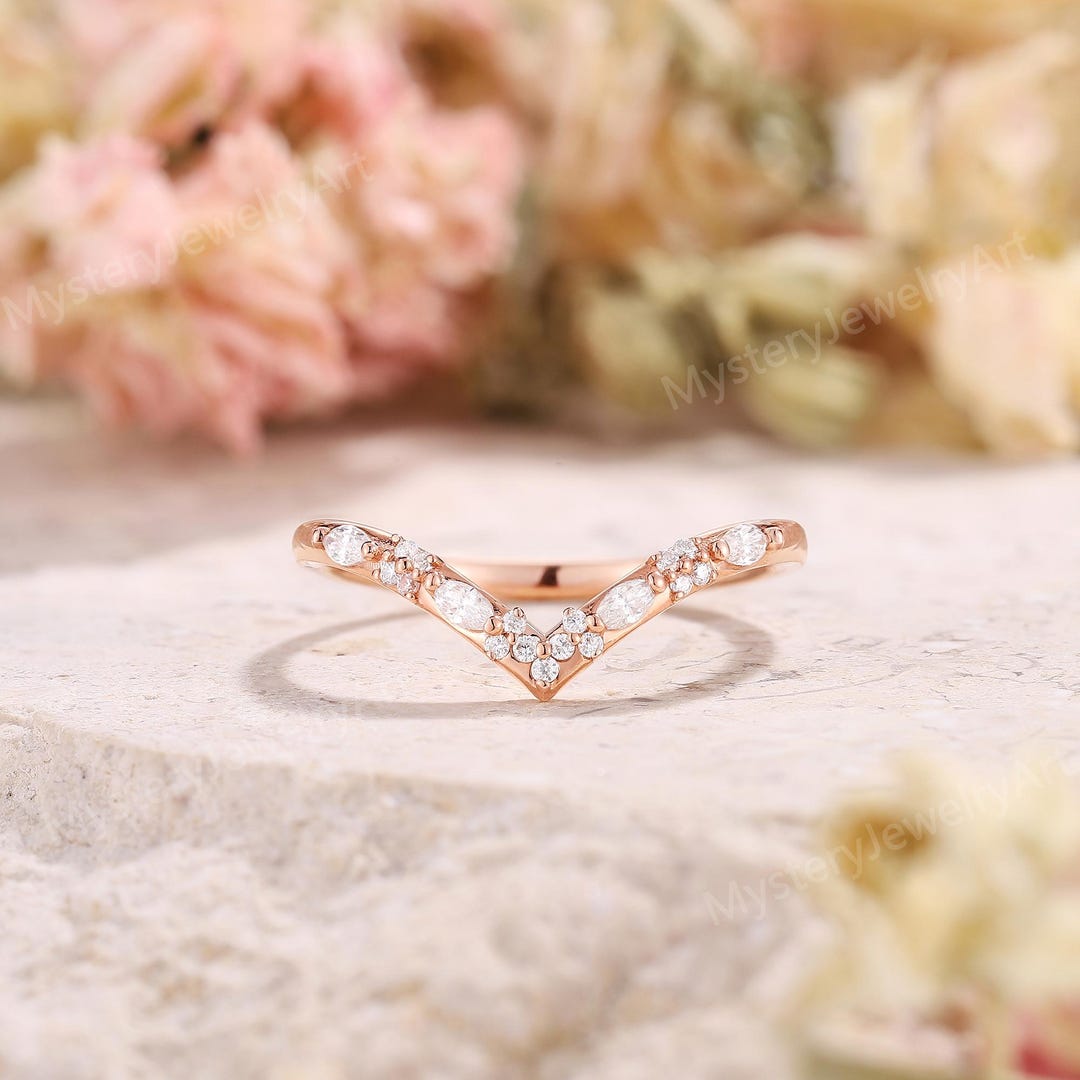 Rose Gold Moissanite Chevron Ring: Art Deco Style Wedding Band ...