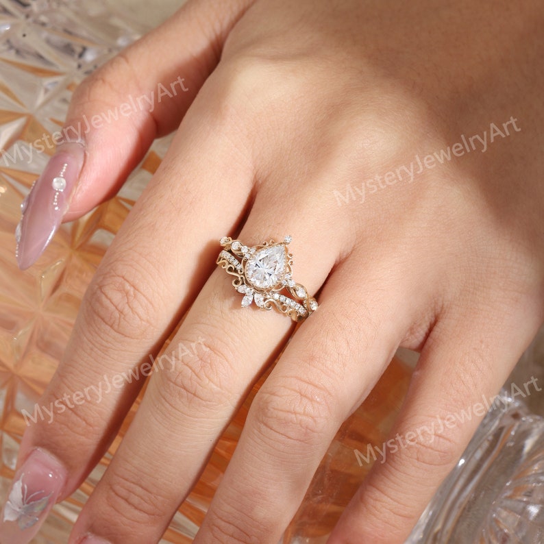 Art Deco Moissanite Engagement Ring Set Rose Gold Ring Floral Ring Pear Moissanite Ring Bridal Set Vintage Rings Anniversary Gifts for Her