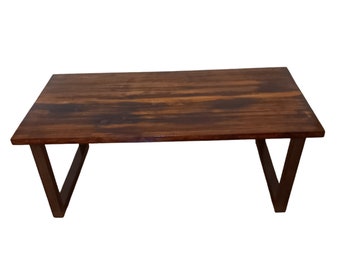 Mesa de madera maciza