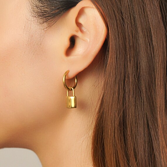 Lock earrings design deals