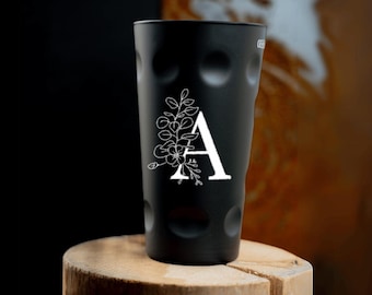 Verre dubbe mat 0,5l avec lettres florales gravées à la main et personnalisées Cadeau pour un ami | anniversaire | JGA | Adieu | Emménagement