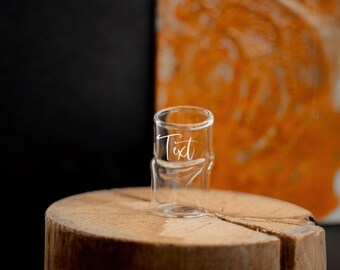 Verre à shot personnalisable 2cl avec coude, gravé à la main avec le texte souhaité véritable verre à shot du Palatinat | Idée cadeau randonnée | Anniversaire