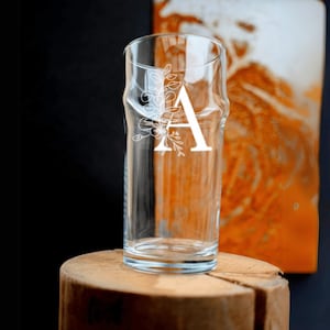 Vaso Schobbe Knick 0,5 l con letras florales grabadas a mano y personalizadas Regalo para un amigo | cumpleaños | JGA | Despedida