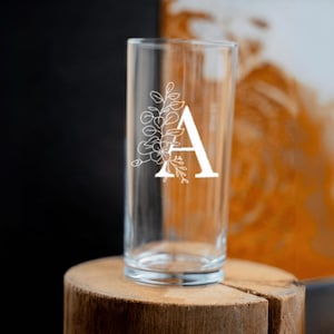 Vaso Schobbe 0,5 l con letras florales grabadas a mano y personalizadas Regalo para un amigo | cumpleaños | JGA | Despedida | mudanza