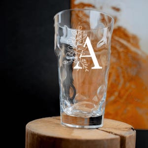 Vaso Dubbe Knick 0,5l con letras florales grabadas a mano y personalizadas | Regalo para un amigo | cumpleaños | JGA | Despedida | mudanza