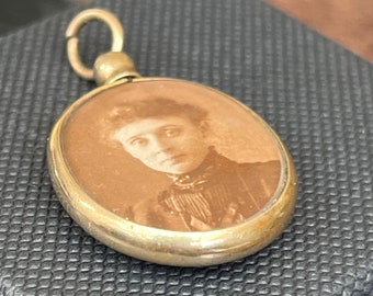 Antique Victorian Rolled Gold Double Sided Photo Locket with Photos