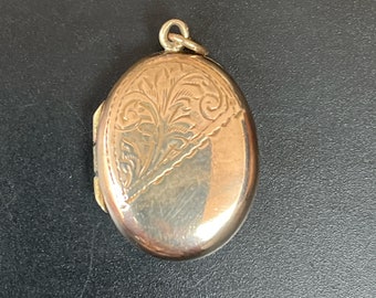 9ct Rolled Gold Engraved Locket Vintage with Photos