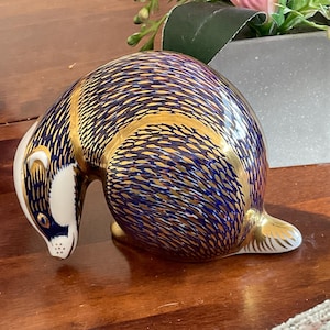 Royal Crown Derby Badger Gold Stopper Paperweight Figurine