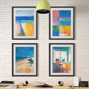 以下が含まれることがあります： 白いレンガの壁に、4つの抽象画が額装されています。絵画はすべてサイズが異なり、青、緑、黄、ピンクなど、さまざまな色を使用しています。絵画はすべて抽象的で、幾何学的な形をしています。