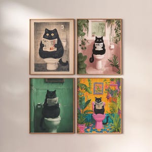Peut inclure: Quatre impressions d'art encadrées représentant un chat noir lisant un journal sur des toilettes. Les impressions varient en style, avec des couleurs et des thèmes de fond différents, dont une impression de style vintage et un design floral vibrant.
