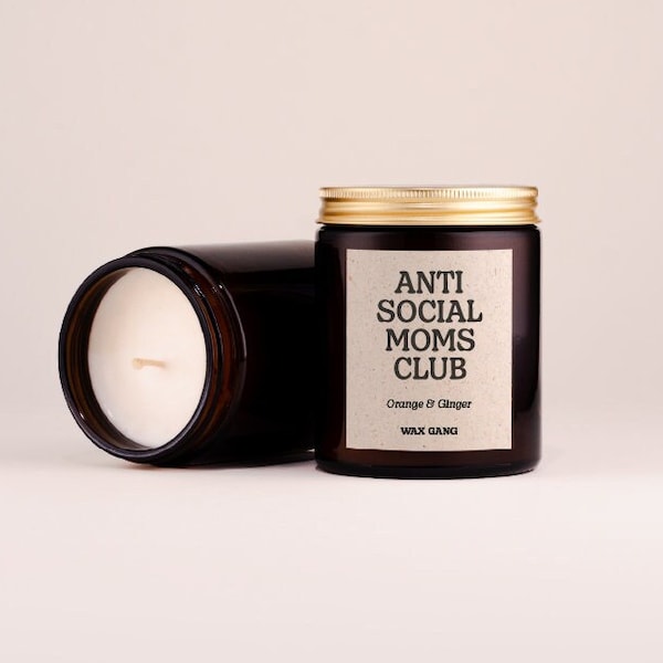 Scented candle with saying: Anti Social Mums Club. | Candle with funny text as a gift | Gift for mothers