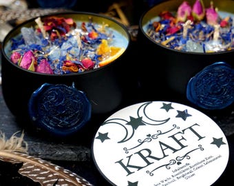 Ritual Kerze "Kraft" mit Kristallen*Magische Kerze Bergkristall und Celesit *besonderes spirituelles Geschenk