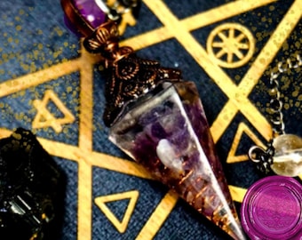 Pendulum, pendulum pendant, crystal, crystals, healing crystal, shamanism, witches, crystal lace, lace pendant, raw stone, boho hippie, yoga, goa