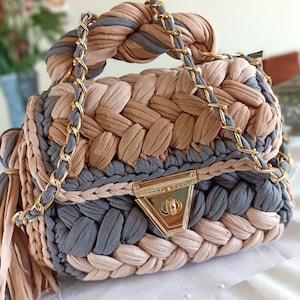 Handmade Turkish Yarn Handbag: Quilted Shoulder Bag