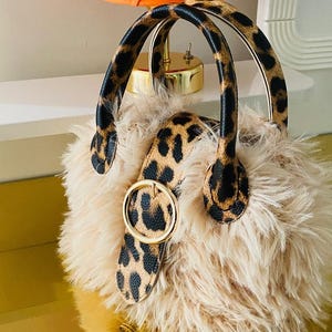 Handmade Leopard Fur Sling Bag: Elegant Fashion Shoulder Bag