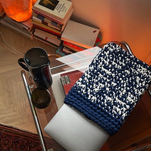 CASEY SLEEVE Laptop, iPad and Kindle Sleeve Crochet Pattern, Tshirt Yarn, English PDF Document Festnetz Bags image 5