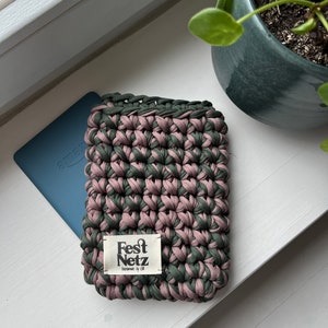 CASEY SLEEVE Laptop, iPad and Kindle Sleeve Crochet Pattern, Tshirt Yarn, English PDF Document Festnetz Bags image 7