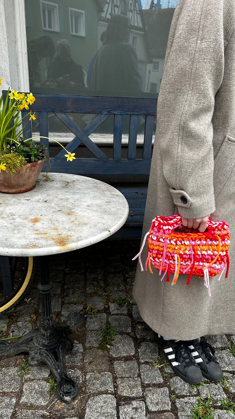 JOSI BAG | Chunky Small Handbag Crochet Pattern, Tshirt Yarn, English PDF Document | Festnetz Bags image 2