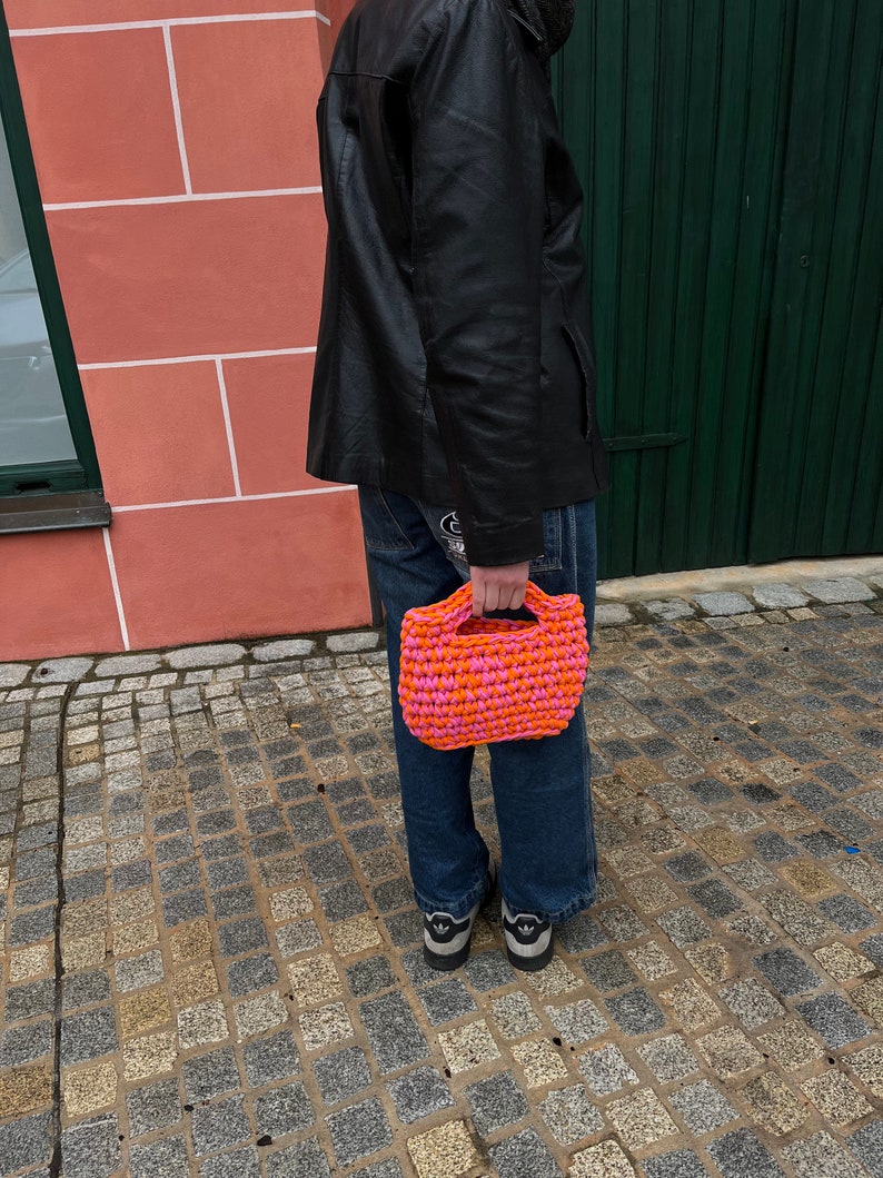 JOSI TASCHE / Chunky small Handtasche Häkelanleitung, Tshirt Garn, PDF Dokument / Festnetz Taschen immagine 10